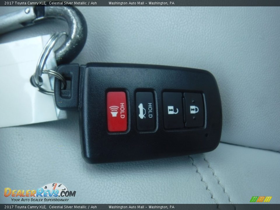 2017 Toyota Camry XLE Celestial Silver Metallic / Ash Photo #31