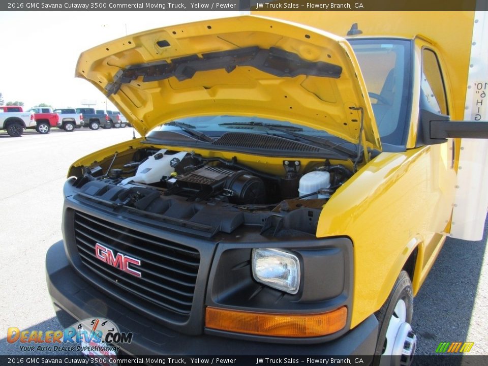 2016 GMC Savana Cutaway 3500 Commercial Moving Truck Yellow / Pewter Photo #36