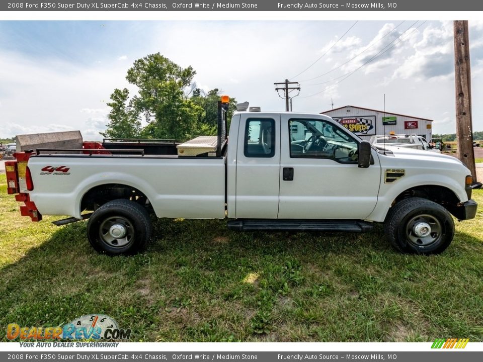 2008 Ford F350 Super Duty XL SuperCab 4x4 Chassis Oxford White / Medium Stone Photo #3