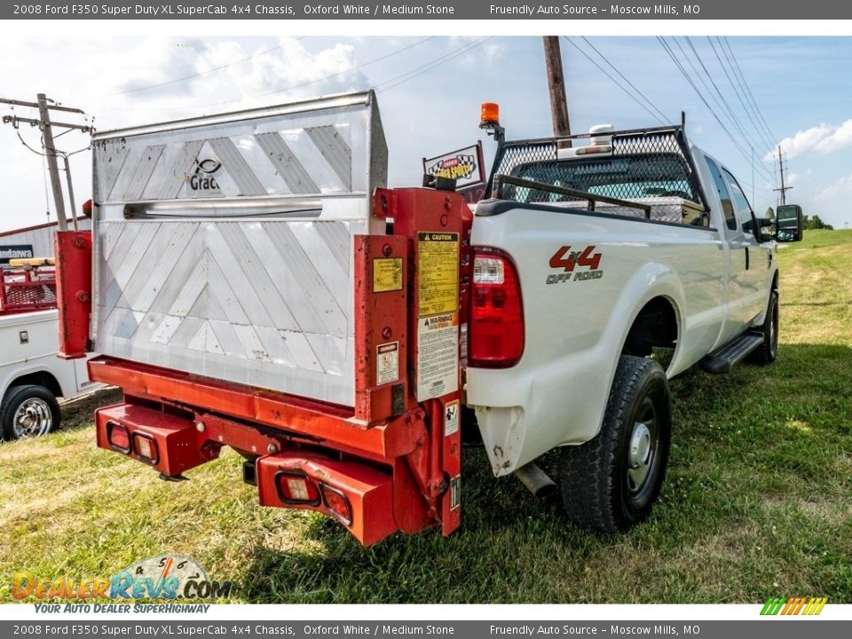 2008 Ford F350 Super Duty XL SuperCab 4x4 Chassis Oxford White / Medium Stone Photo #5