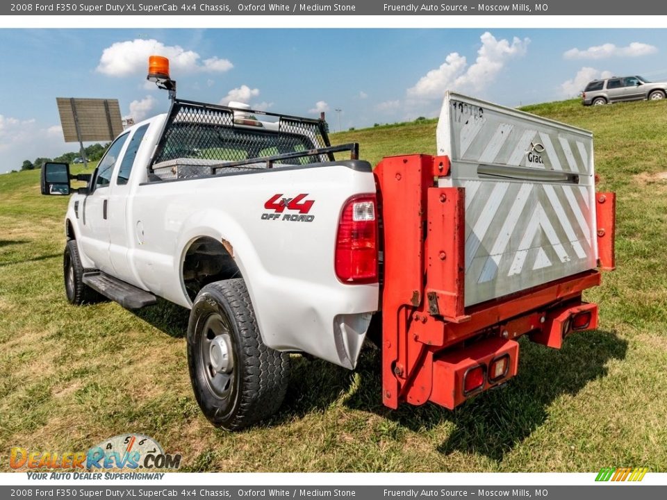 2008 Ford F350 Super Duty XL SuperCab 4x4 Chassis Oxford White / Medium Stone Photo #6