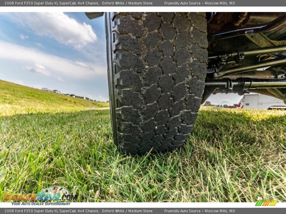 2008 Ford F350 Super Duty XL SuperCab 4x4 Chassis Oxford White / Medium Stone Photo #18