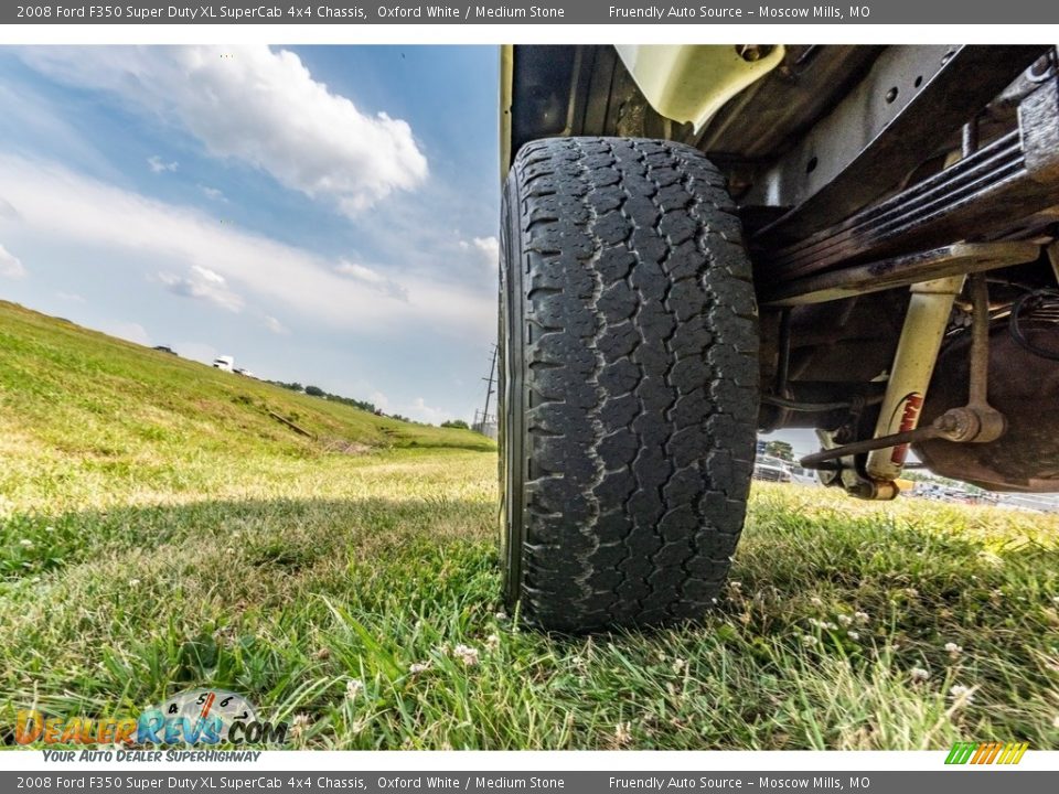 2008 Ford F350 Super Duty XL SuperCab 4x4 Chassis Oxford White / Medium Stone Photo #19