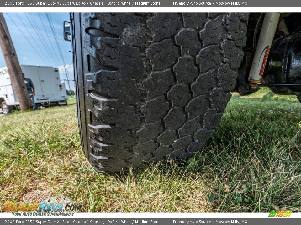 2008 Ford F350 Super Duty XL SuperCab 4x4 Chassis Oxford White / Medium Stone Photo #20