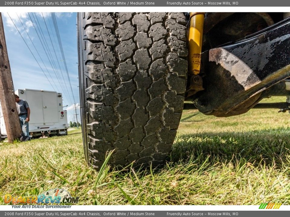 2008 Ford F350 Super Duty XL SuperCab 4x4 Chassis Oxford White / Medium Stone Photo #21