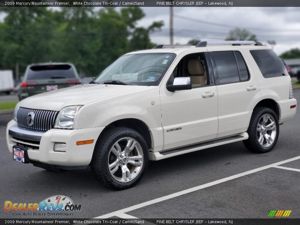 Front 3/4 View of 2009 Mercury Mountaineer Premier Photo #18