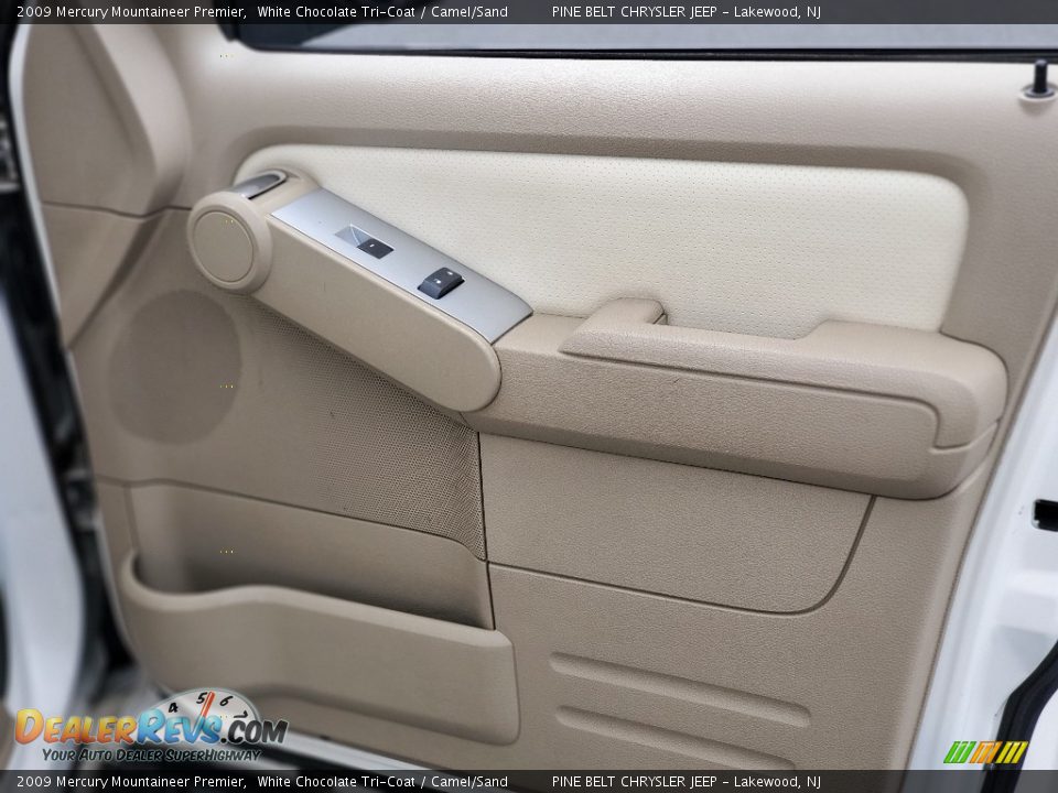 Door Panel of 2009 Mercury Mountaineer Premier Photo #25