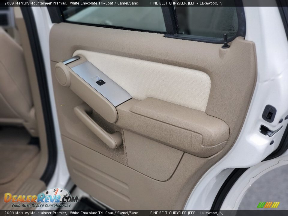 Door Panel of 2009 Mercury Mountaineer Premier Photo #28