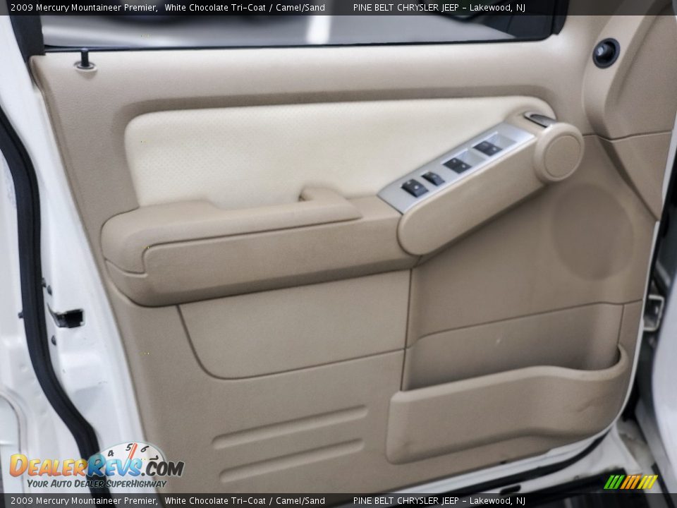 Door Panel of 2009 Mercury Mountaineer Premier Photo #36