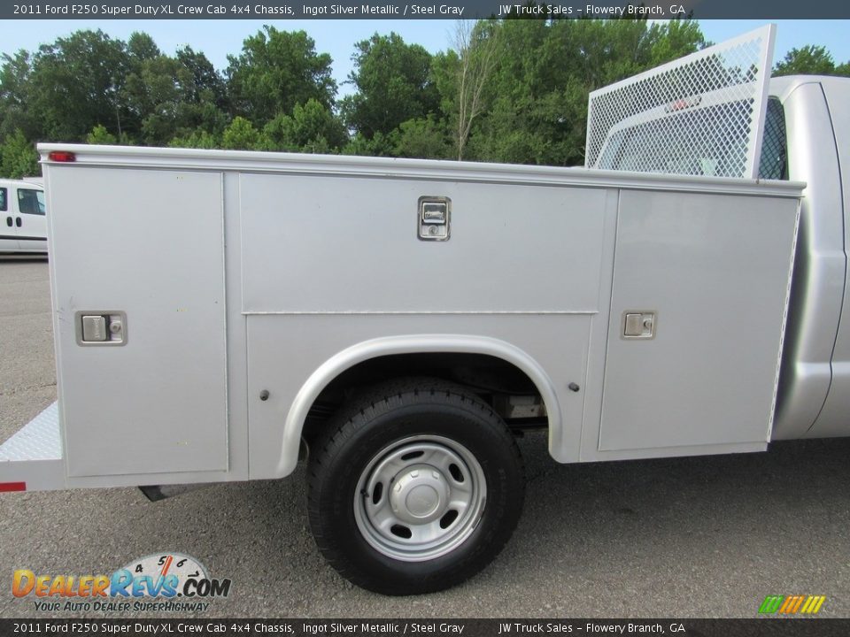 2011 Ford F250 Super Duty XL Crew Cab 4x4 Chassis Ingot Silver Metallic / Steel Gray Photo #16