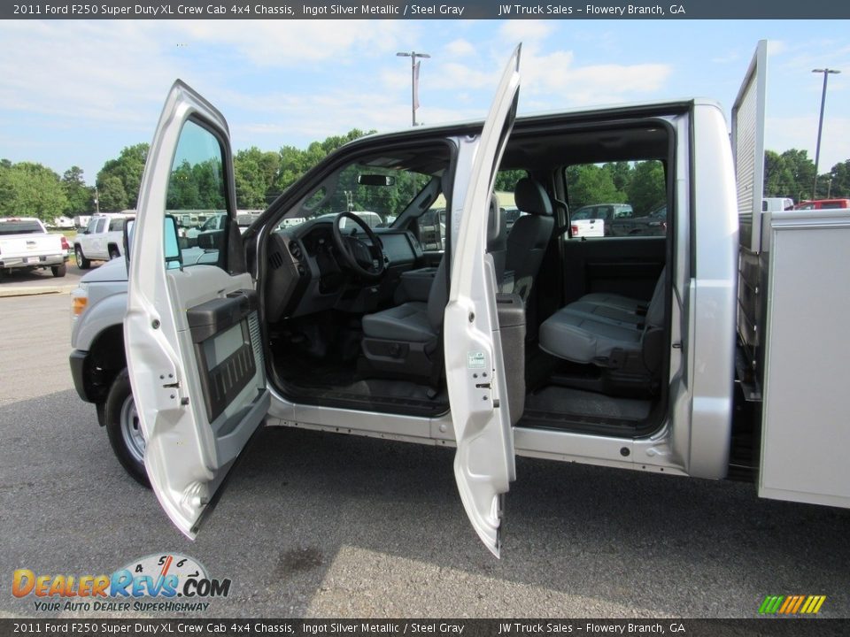 2011 Ford F250 Super Duty XL Crew Cab 4x4 Chassis Ingot Silver Metallic / Steel Gray Photo #22