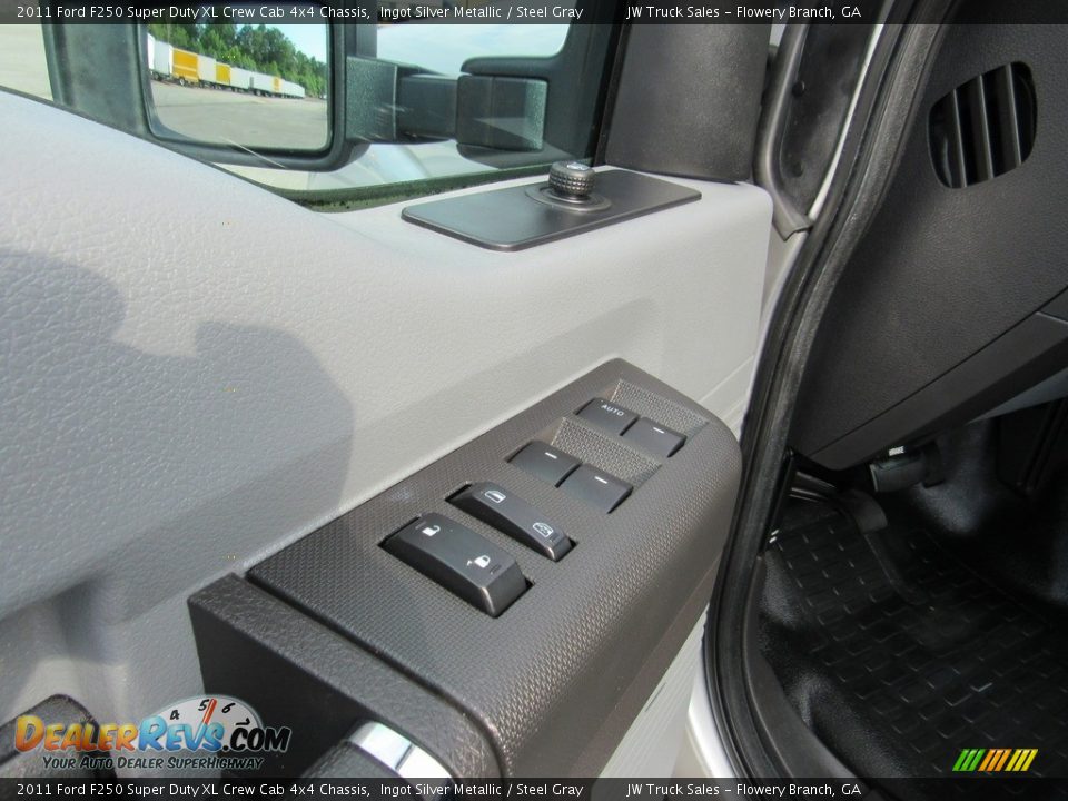 2011 Ford F250 Super Duty XL Crew Cab 4x4 Chassis Ingot Silver Metallic / Steel Gray Photo #25