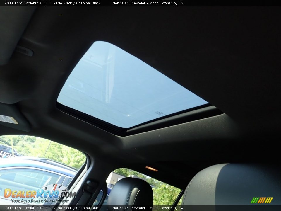 2014 Ford Explorer XLT Tuxedo Black / Charcoal Black Photo #11