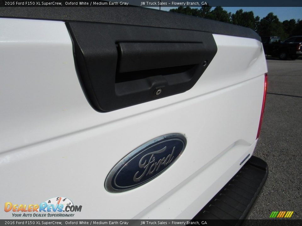 2016 Ford F150 XL SuperCrew Oxford White / Medium Earth Gray Photo #10