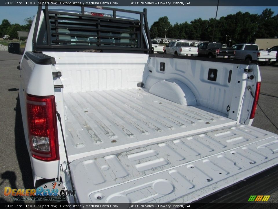 2016 Ford F150 XL SuperCrew Oxford White / Medium Earth Gray Photo #11