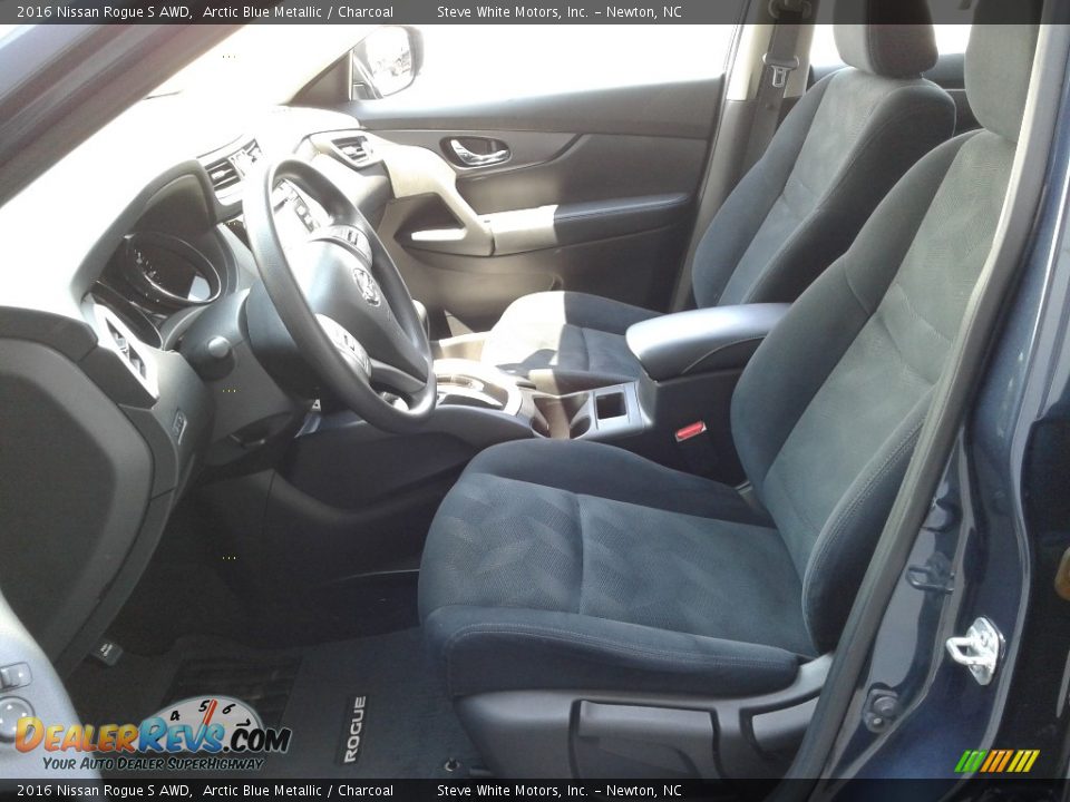 Front Seat of 2016 Nissan Rogue S AWD Photo #10
