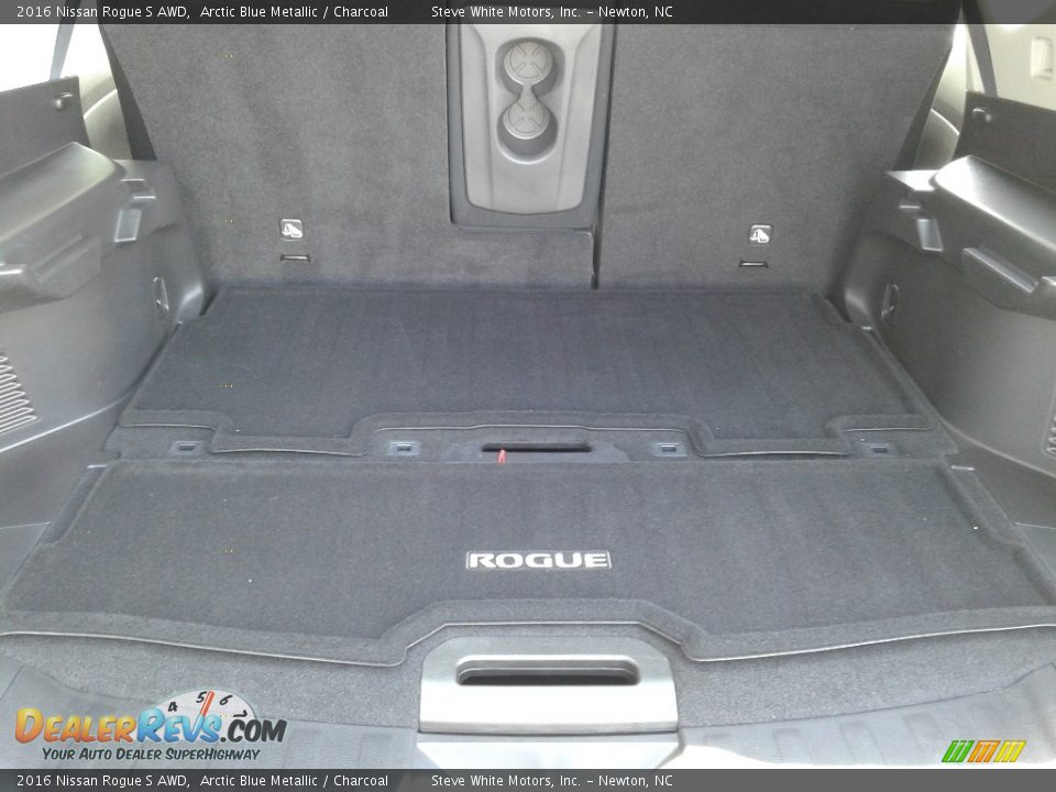 2016 Nissan Rogue S AWD Trunk Photo #13