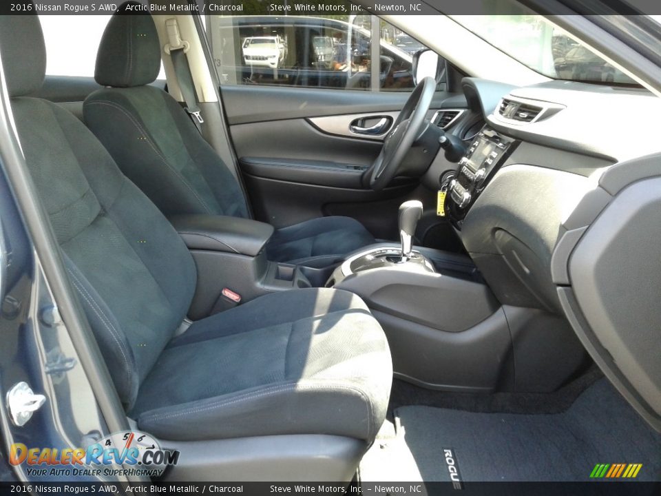 Front Seat of 2016 Nissan Rogue S AWD Photo #15