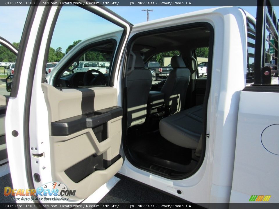 2016 Ford F150 XL SuperCrew Oxford White / Medium Earth Gray Photo #27