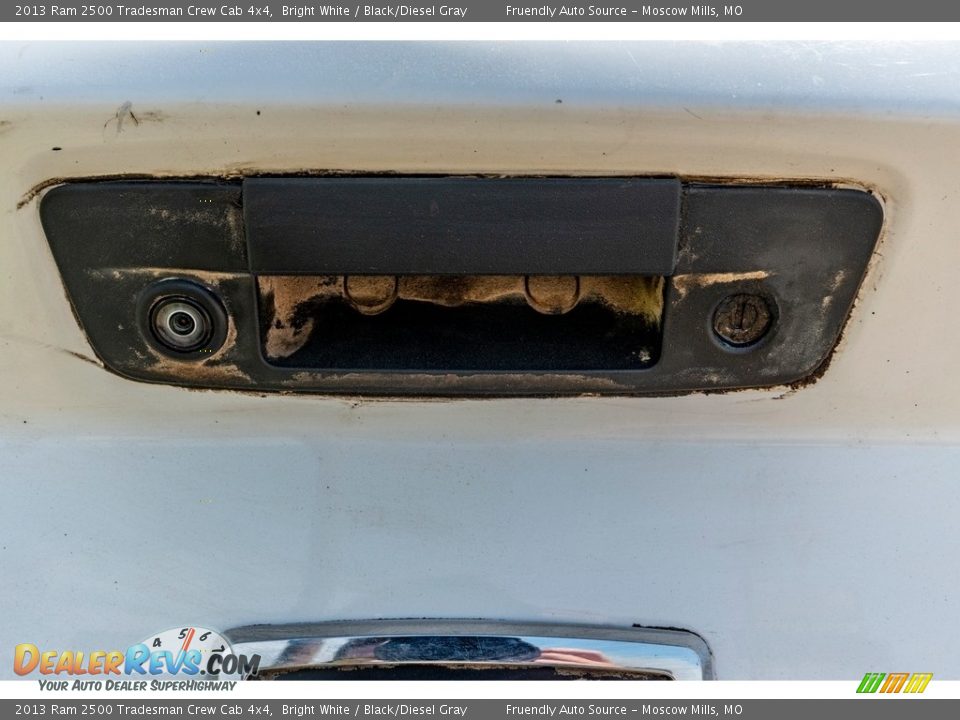 2013 Ram 2500 Tradesman Crew Cab 4x4 Bright White / Black/Diesel Gray Photo #12
