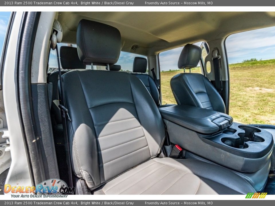 2013 Ram 2500 Tradesman Crew Cab 4x4 Bright White / Black/Diesel Gray Photo #16