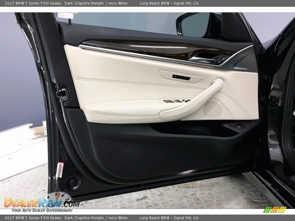 2017 BMW 5 Series 540i Sedan Dark Graphite Metallic / Ivory White Photo #23