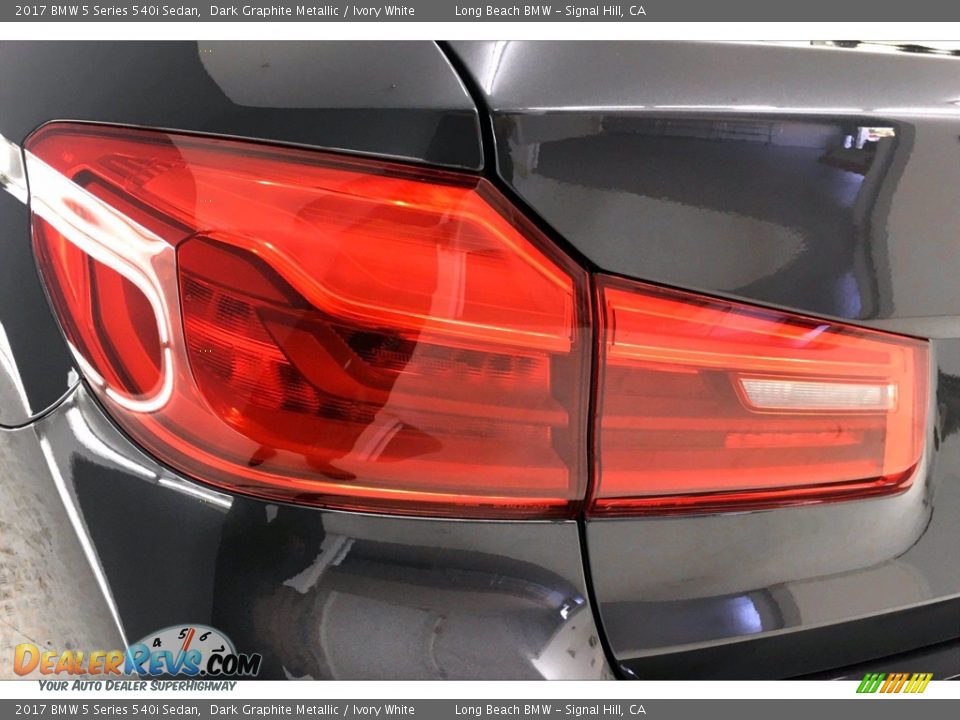 2017 BMW 5 Series 540i Sedan Dark Graphite Metallic / Ivory White Photo #27