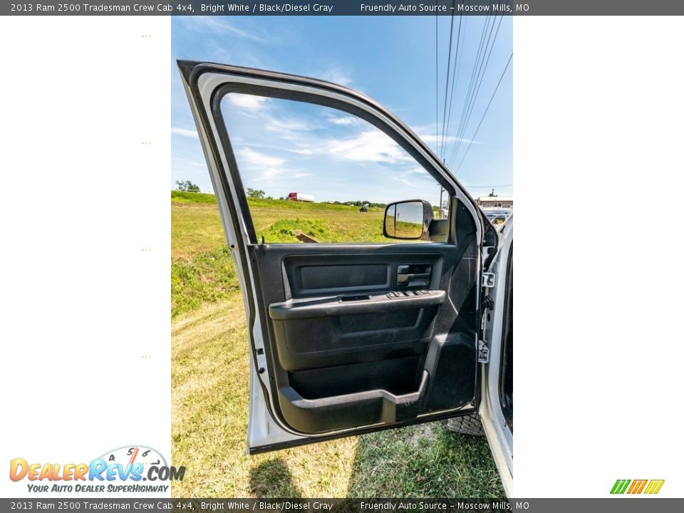 2013 Ram 2500 Tradesman Crew Cab 4x4 Bright White / Black/Diesel Gray Photo #27