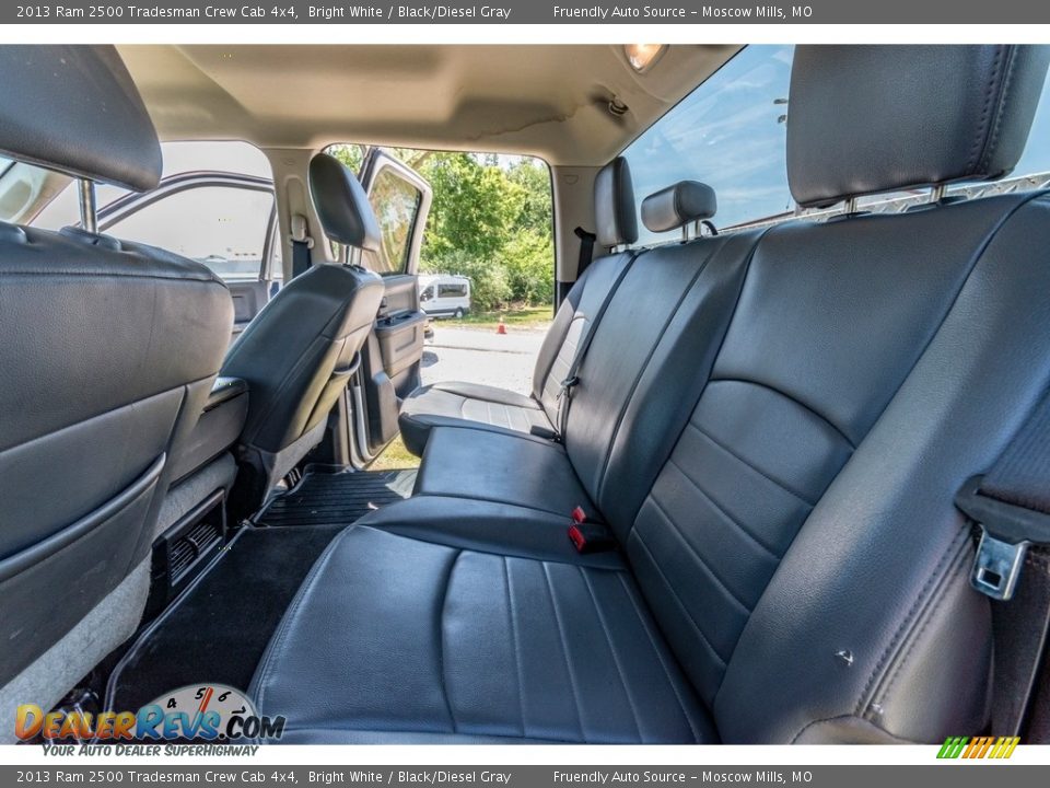 2013 Ram 2500 Tradesman Crew Cab 4x4 Bright White / Black/Diesel Gray Photo #29