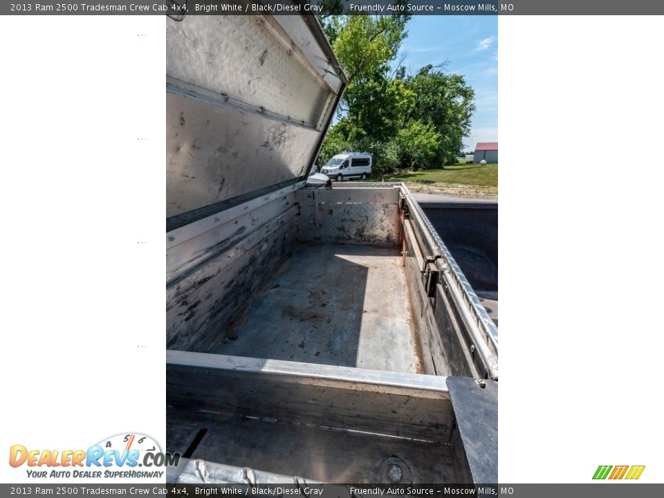 2013 Ram 2500 Tradesman Crew Cab 4x4 Bright White / Black/Diesel Gray Photo #30