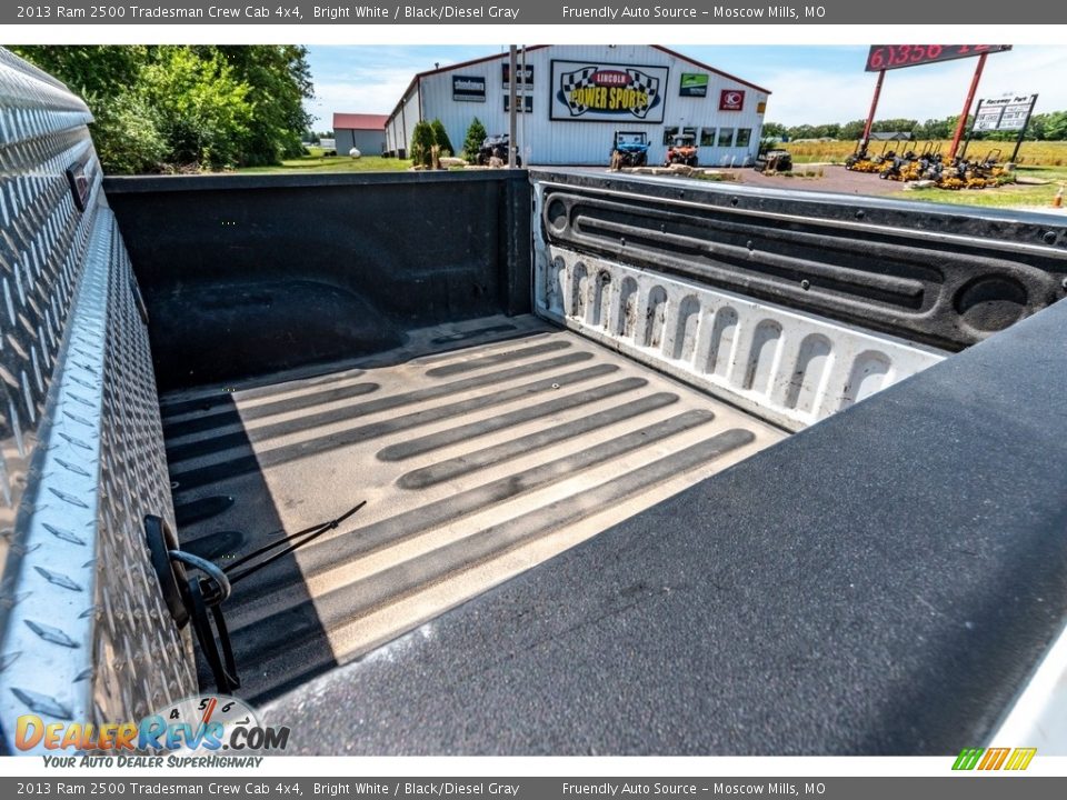2013 Ram 2500 Tradesman Crew Cab 4x4 Bright White / Black/Diesel Gray Photo #31