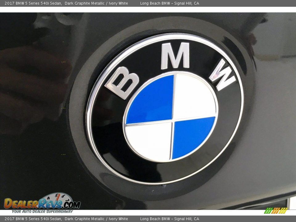 2017 BMW 5 Series 540i Sedan Dark Graphite Metallic / Ivory White Photo #34