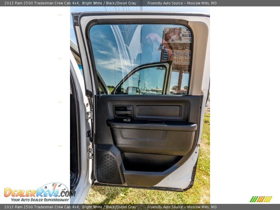 2013 Ram 2500 Tradesman Crew Cab 4x4 Bright White / Black/Diesel Gray Photo #32