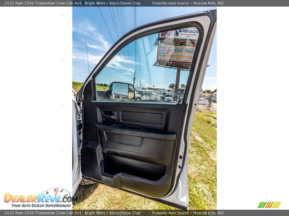 2013 Ram 2500 Tradesman Crew Cab 4x4 Bright White / Black/Diesel Gray Photo #33