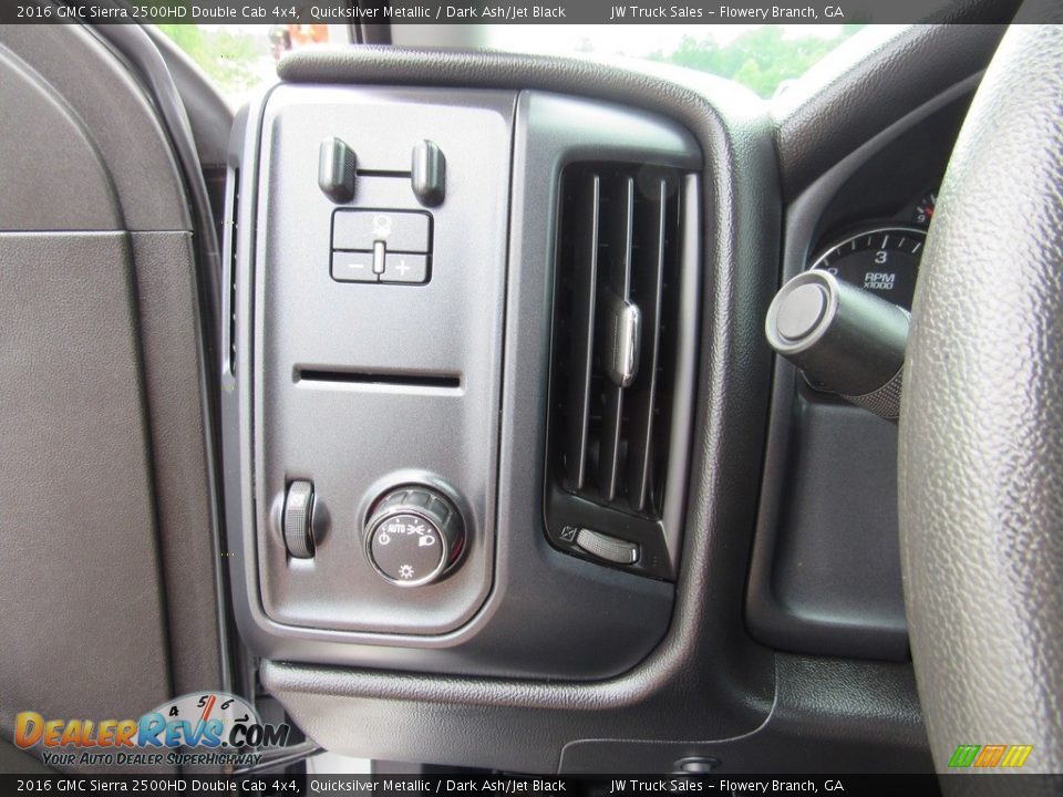 Controls of 2016 GMC Sierra 2500HD Double Cab 4x4 Photo #22