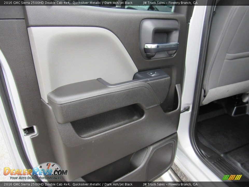 Door Panel of 2016 GMC Sierra 2500HD Double Cab 4x4 Photo #29