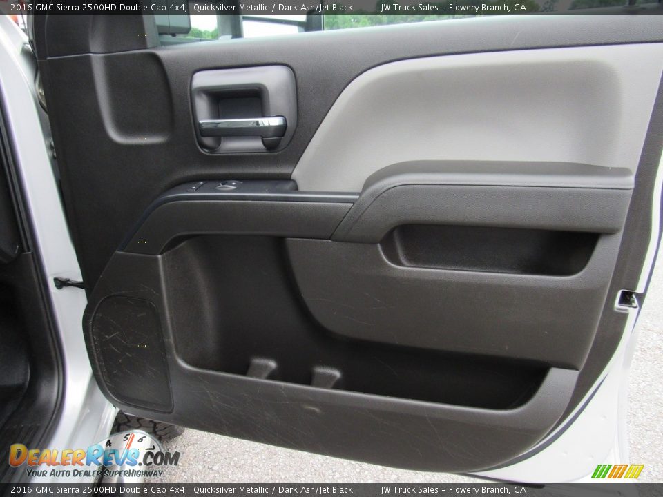 Door Panel of 2016 GMC Sierra 2500HD Double Cab 4x4 Photo #34