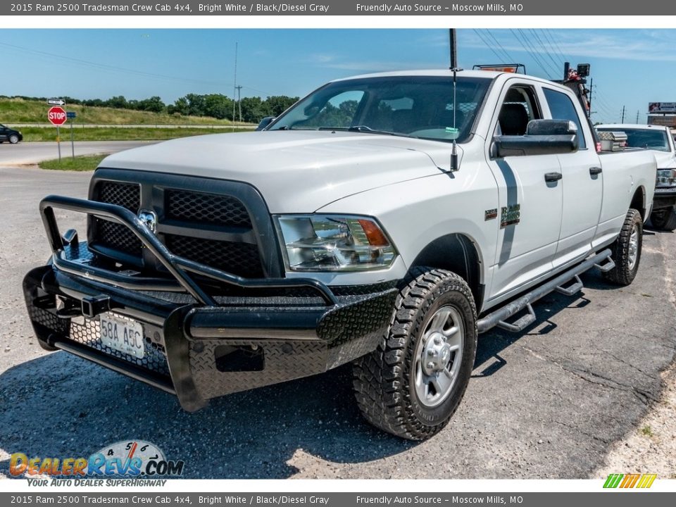 Front 3/4 View of 2015 Ram 2500 Tradesman Crew Cab 4x4 Photo #8