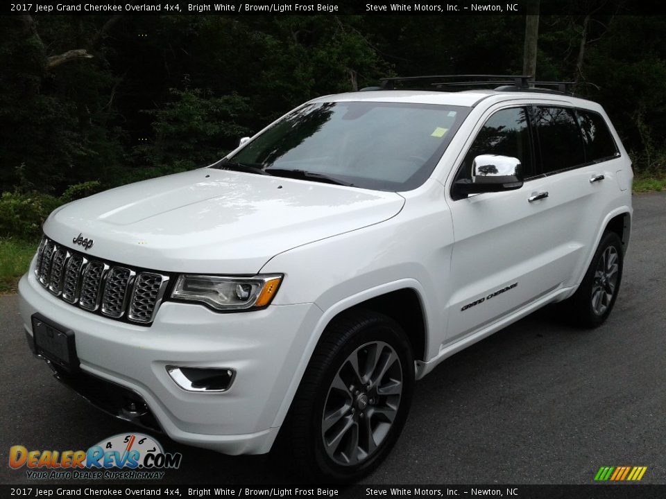 2017 Jeep Grand Cherokee Overland 4x4 Bright White / Brown/Light Frost Beige Photo #2