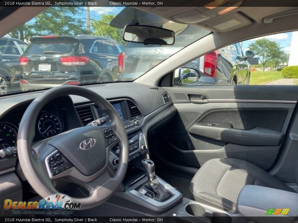 2018 Hyundai Elantra SEL Symphony Silver / Black Photo #3
