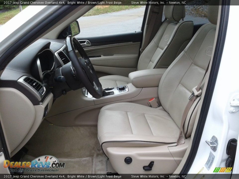 2017 Jeep Grand Cherokee Overland 4x4 Bright White / Brown/Light Frost Beige Photo #10