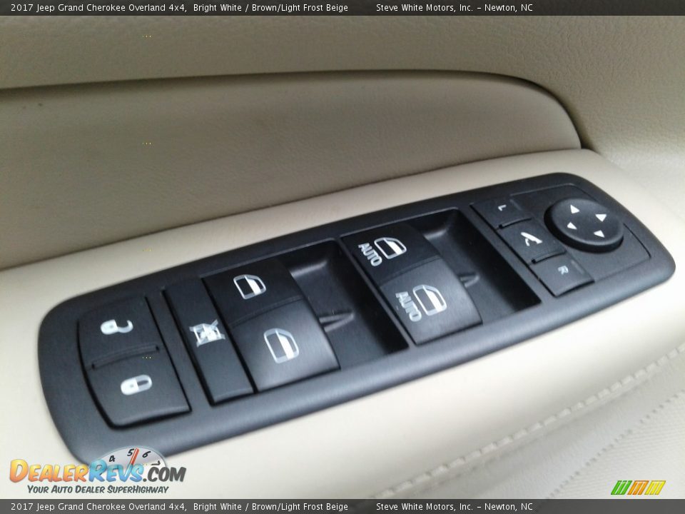 2017 Jeep Grand Cherokee Overland 4x4 Bright White / Brown/Light Frost Beige Photo #11