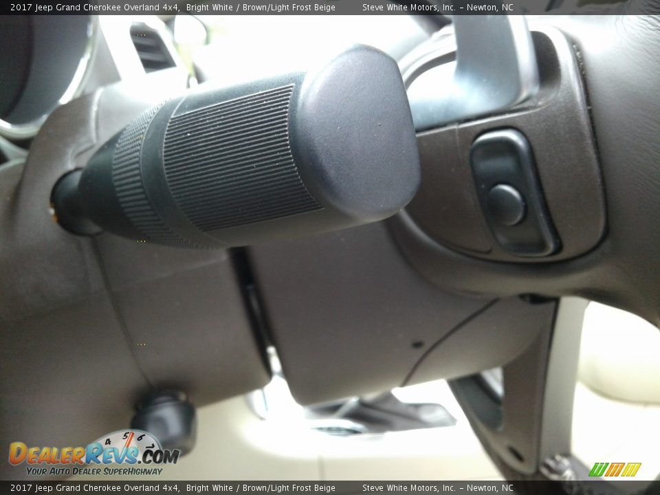 2017 Jeep Grand Cherokee Overland 4x4 Bright White / Brown/Light Frost Beige Photo #12