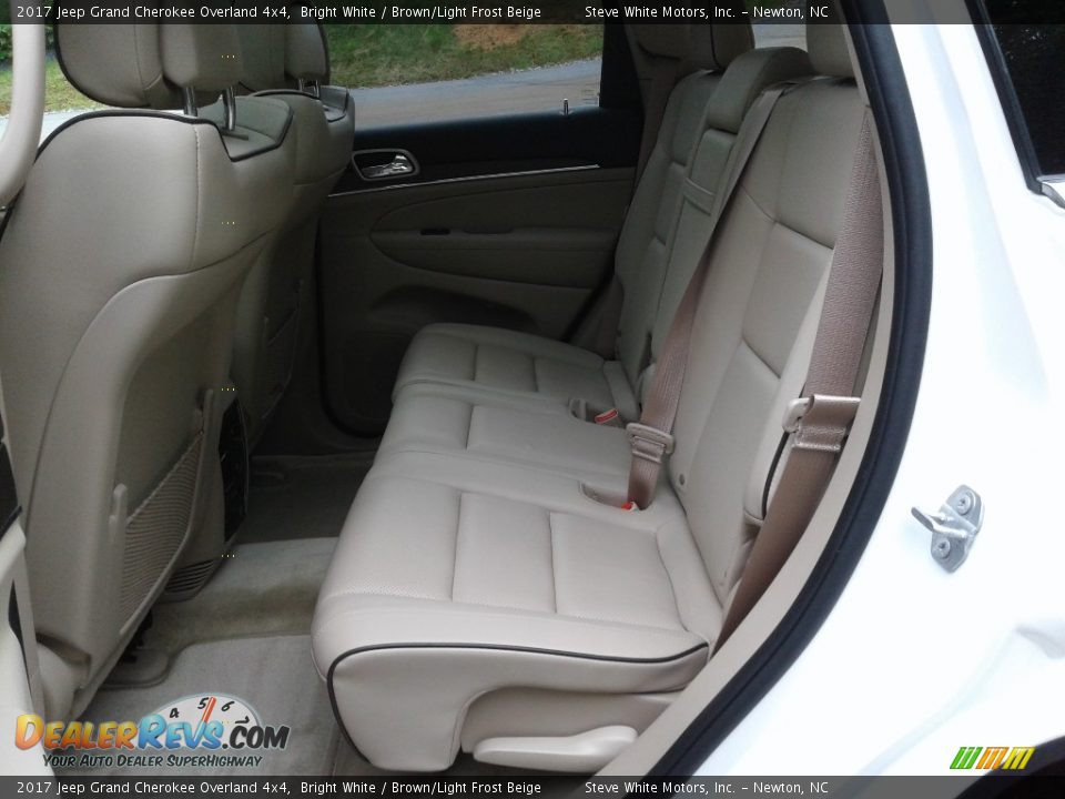 2017 Jeep Grand Cherokee Overland 4x4 Bright White / Brown/Light Frost Beige Photo #13