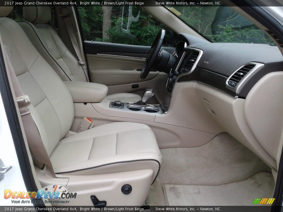 2017 Jeep Grand Cherokee Overland 4x4 Bright White / Brown/Light Frost Beige Photo #18