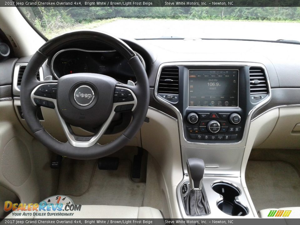 2017 Jeep Grand Cherokee Overland 4x4 Bright White / Brown/Light Frost Beige Photo #19