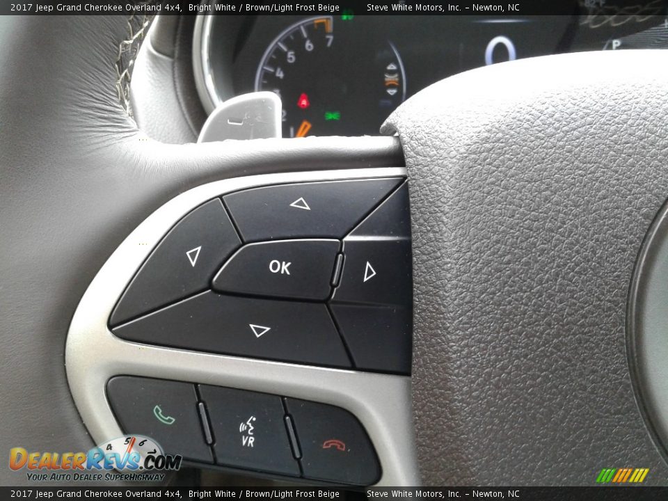2017 Jeep Grand Cherokee Overland 4x4 Bright White / Brown/Light Frost Beige Photo #20