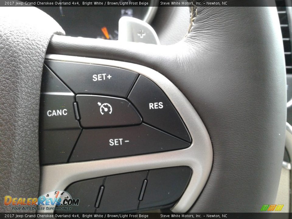 2017 Jeep Grand Cherokee Overland 4x4 Bright White / Brown/Light Frost Beige Photo #21