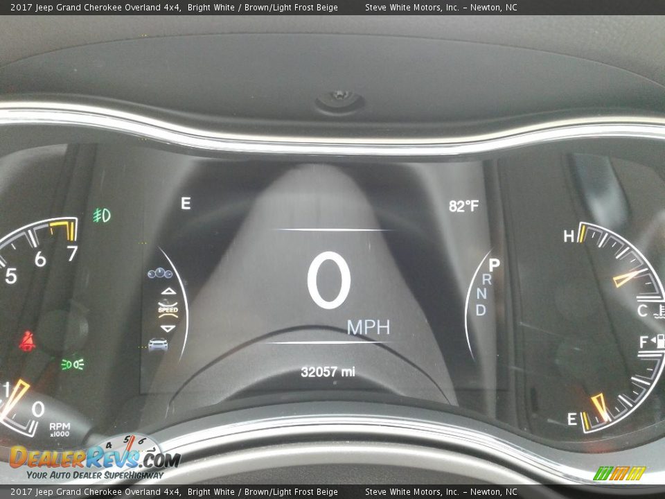 2017 Jeep Grand Cherokee Overland 4x4 Bright White / Brown/Light Frost Beige Photo #22