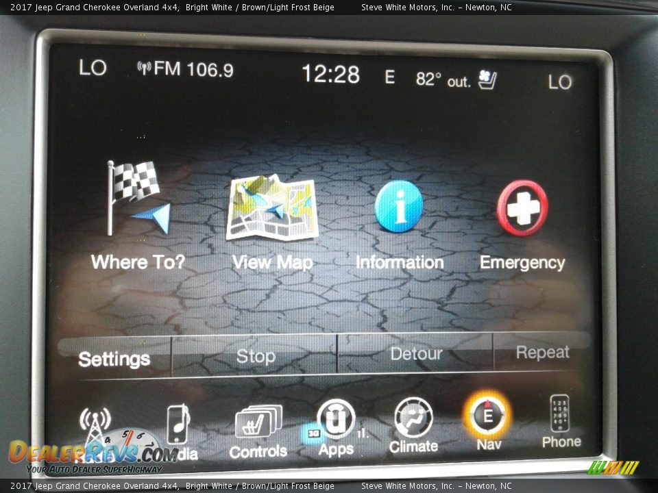 2017 Jeep Grand Cherokee Overland 4x4 Bright White / Brown/Light Frost Beige Photo #24